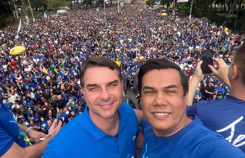 Flávio Bolsonaro confirma participação na Marcha para Jesus em Cuiabá
