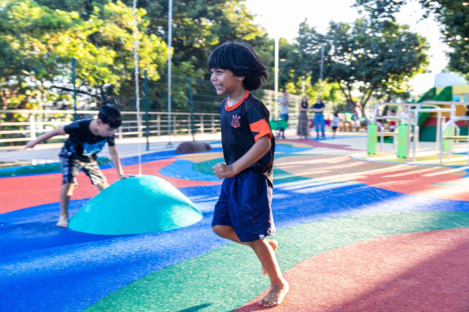 Prefeitura de Cuiabá inaugura playground na Orla do Porto e planeja novas unidades